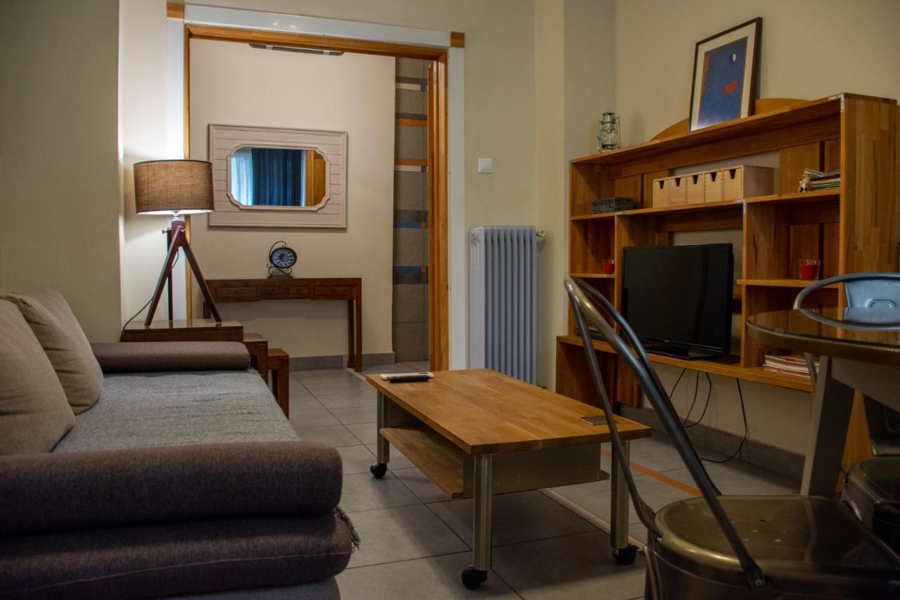 Handcrafted Unique Flat, 200M From The Acropolis Athena Bagian luar foto